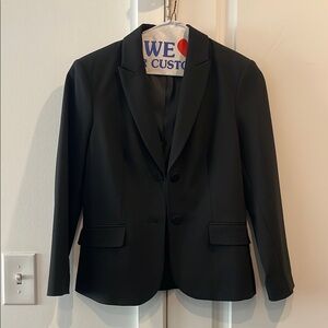 Calvin Klein Black Blazer with Notched Lapels and Tailored Fit